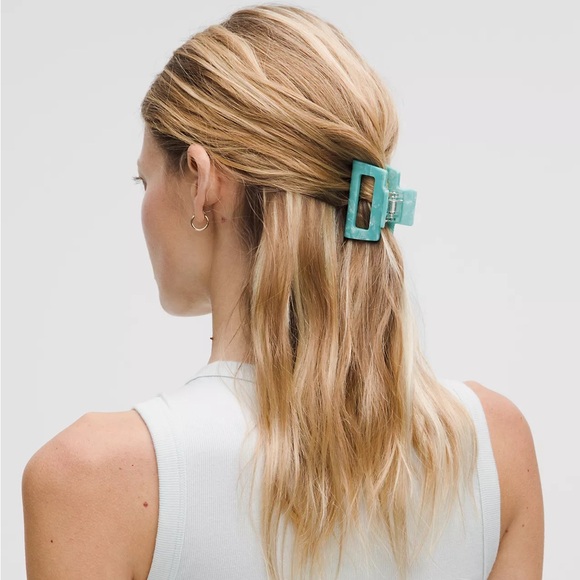 Lululemon Medium Claw Hair Clip - Picture 4 of 4